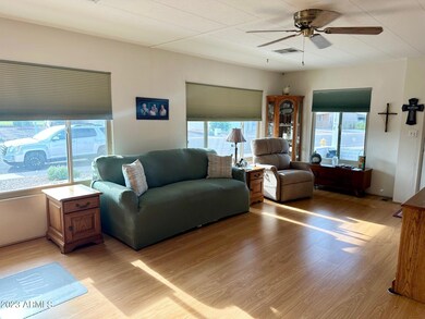 LIVINGROOM 2