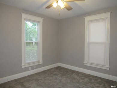 1720 N Perry St, Davenport, IA 52803 - photo 4