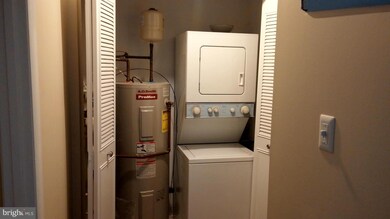 11412 Herefordshire Way, Germantown, MD 20876 - photo 5