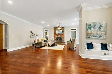 510 E 8th Ave, Naperville, IL 60563 - photo 4