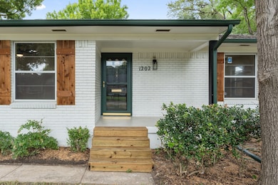 1202 Spruce Dr, Richardson, TX 75080 - photo 3