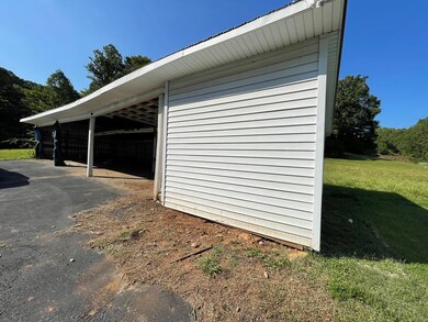 8335 Chatham Rd, Martinsville, VA 24112 - photo 6