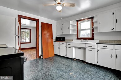 14117 Exline Rd, Hancock, MD 21750 - photo 2