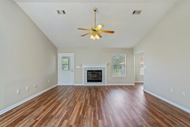 1208 Grandview Dr-01