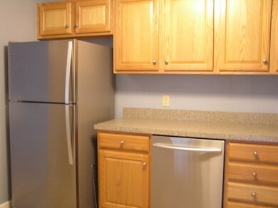 236 Bridle Cross Rd unit 236, Fitchburg, MA 01420 - photo 6