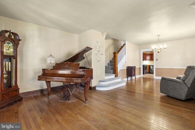 24 E 7th St, Lansdale, PA 19446 - photo 3