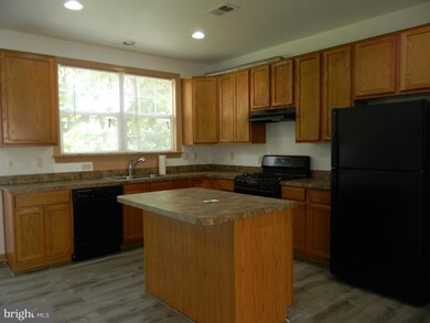 8217 Glade Bank Dr, Manassas, VA 20111 - photo 6