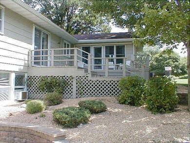 750 4th St SW deck