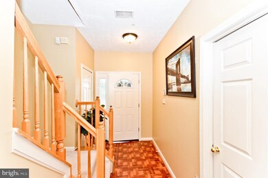 7159 Mahogany Dr, Hyattsville, MD 20785 - photo 3