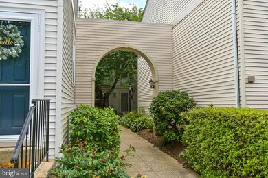 5864 Bridgetown Ct unit 22, Burke, VA 22015 - photo 4