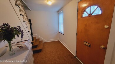211 Oak St unit First Floor, Scranton, PA 18508 - photo 2