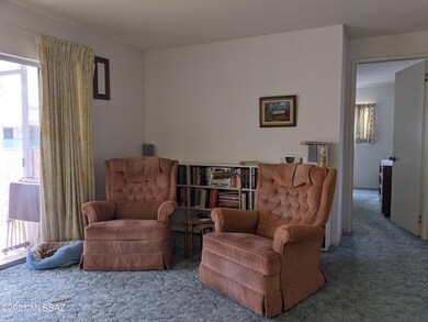 6002 Lazy S Recliners close up