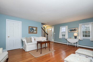 004-photo-living-room-8899538