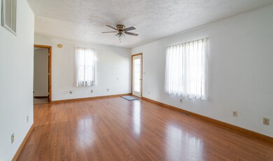 641 S Elm St, Lincoln, IL 62656 - photo 4