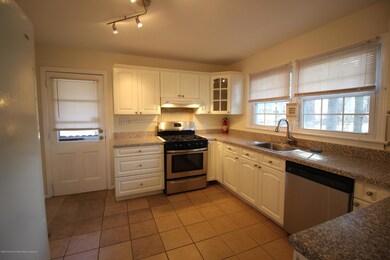 101 Berkley Blvd, Iselin, NJ 08830 - photo 7