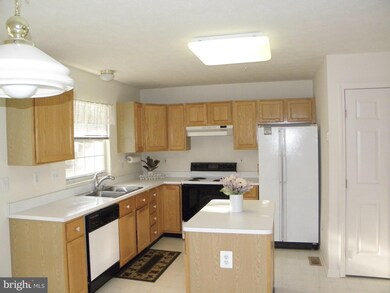 5229 Torrington Cir, Rosedale, MD 21237 - photo 6