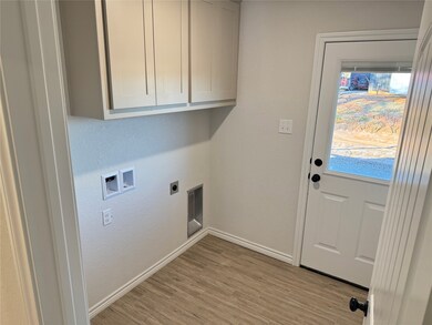 1016 Hereford Dr, Springtown, TX 76082 - photo 5