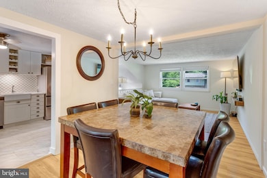 16104 Benedict Ct, Woodbridge, VA 22191 - photo 4