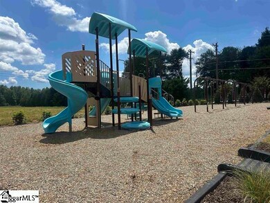 213 White Fields Ave, Fountain Inn, SC 29644 - photo 5