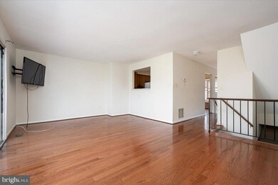 3522 Cherry Hill Ct, Beltsville, MD 20705 - photo 6