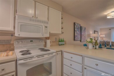 7740 196th St SW unit 13, Edmonds, WA 98026 - photo 4
