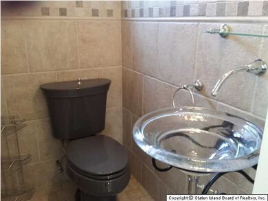 56 Bradley Ave, Staten Island, NY 10314 - photo 5