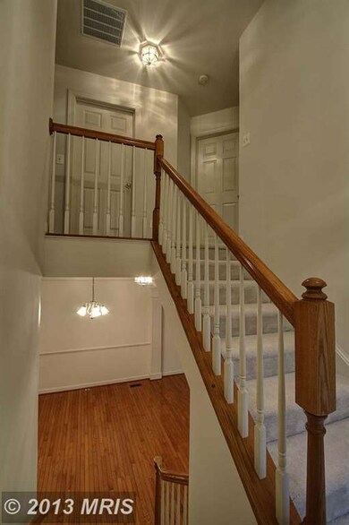 9048 Tanyard Ln, Lorton, VA 22079 - photo 6