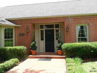 806 Colonial Dr, Tyler, TX 75701 - photo 2