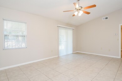 020-photo-living-room-12385651