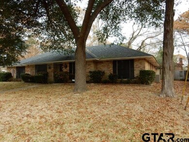 728 728 Oxford Dr, Tyler, TX 75703 - photo 2