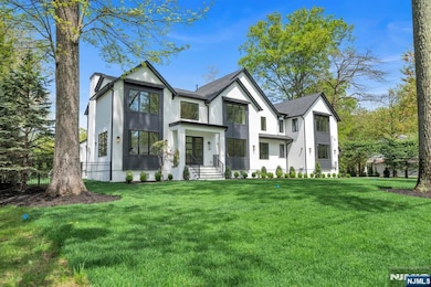 16 Donnybrook Dr, Demarest, NJ 07627 - photo 2