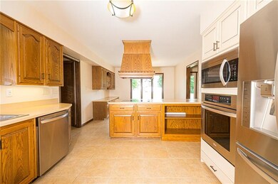 Angle of the kitchen coming in from the dining roo
