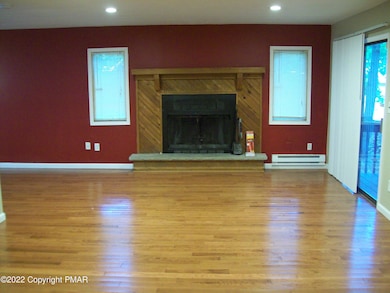 403 Somerset Dr, East Stroudsburg, PA 18301 - photo 5