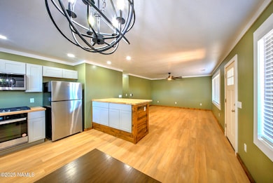 _0Z84672_3_4_5_6_1011 Apache (Facebook)