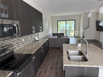 4810 W Mcelroy Ave unit 2, Tampa, FL 33611 - photo 2