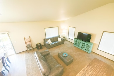 Pic 4 Living room.png