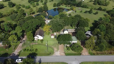 2722 Richmond St, Needville, TX 77461 - photo 2