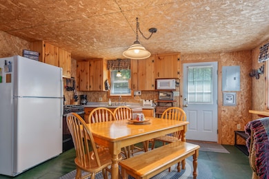 Dining/Kitchen