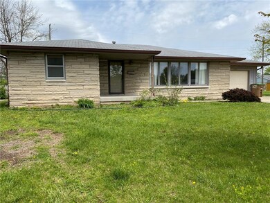 2690 19th St, Columbus, IN 47201 - photo 2