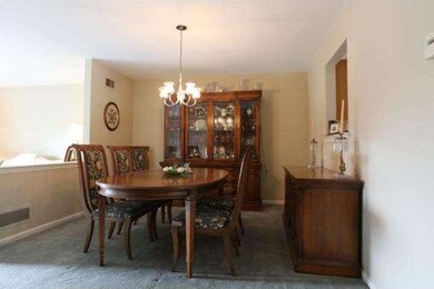 227 Poplar Dr, Reading, PA 19606 - photo 3