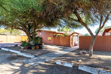 321 E Carol Avenue Phoenix, AZ 85020