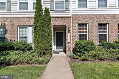 14816 Mason Creek Cir, Woodbridge, VA 22191 - photo 2