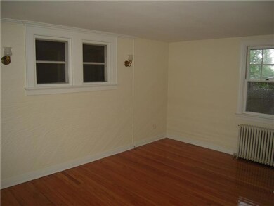 113 Maple Ave, Middletown, RI 02842 - photo 5