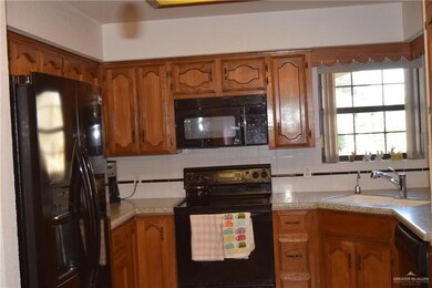 829 Citrus Dr, Alamo, TX 78516 - photo 4