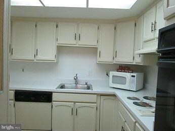 3211 S Leisure World Blvd unit 1012A, Silver Spring, MD 20906 - photo 6