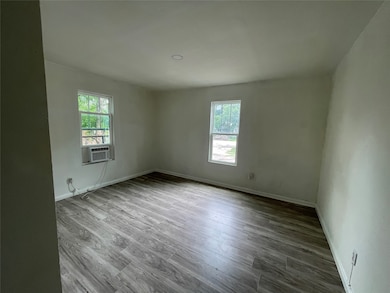 4602 Leffingwell St, Houston, TX 77026 - photo 6