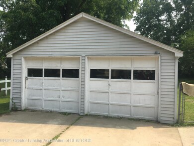 123 W Berry Ave, Lansing, MI 48910 - photo 5