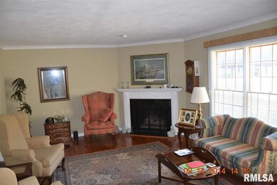 4622 Warren St, Davenport, IA 52806 - photo 7