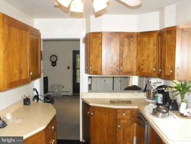 11720 Daisy Ln, Glenn Dale, MD 20769 - photo 7