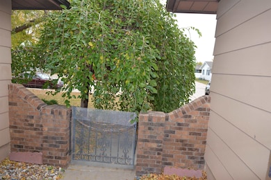 816 E Phoenix Ave, Grand Island, NE 68801 - photo 3